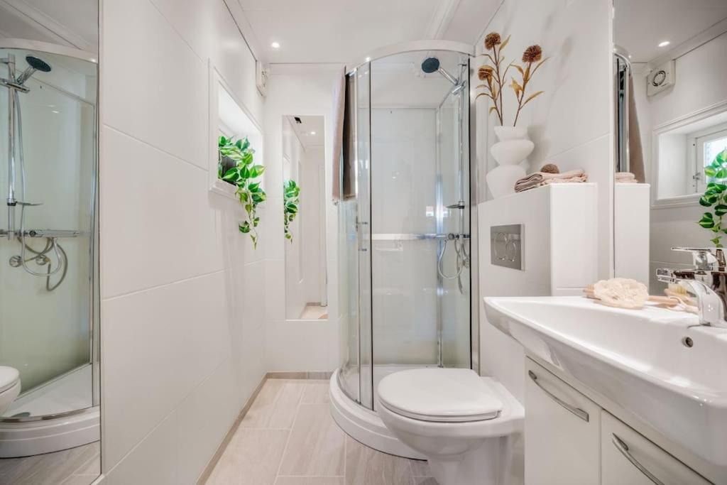 Central Apartment With Balcony, Self-Check In & Private Entrance برغن المظهر الخارجي الصورة